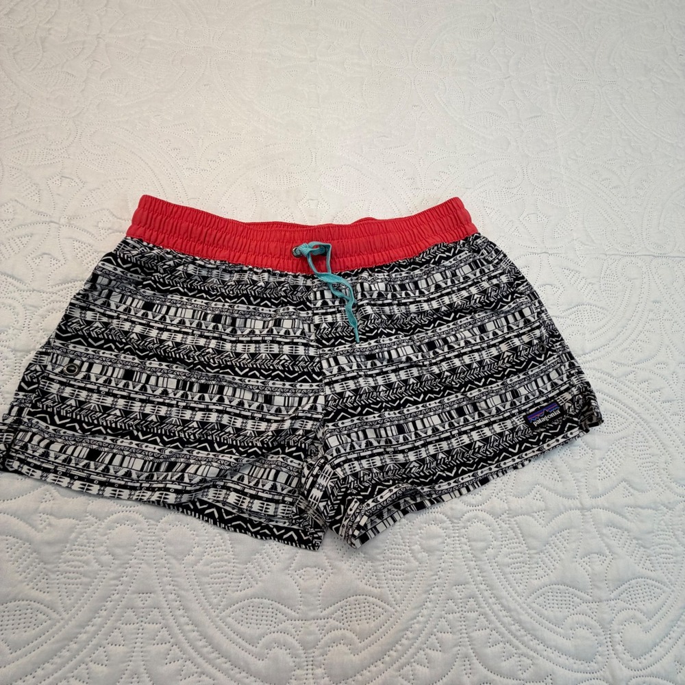 Patagonia Barely Baggies Shorts Womens XS Geometric Tribal Print Black Pink